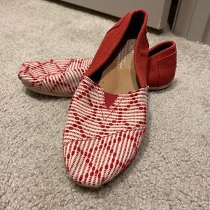 Red and White Striped Tom’s